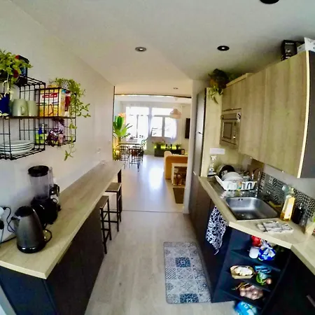 Charming & Cosy 홈스테이 *